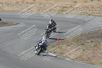 media/Apr-20-2025-AHRMA (Sun) [[393a79c373]]/Race/group 10 early race/Turn 4b/